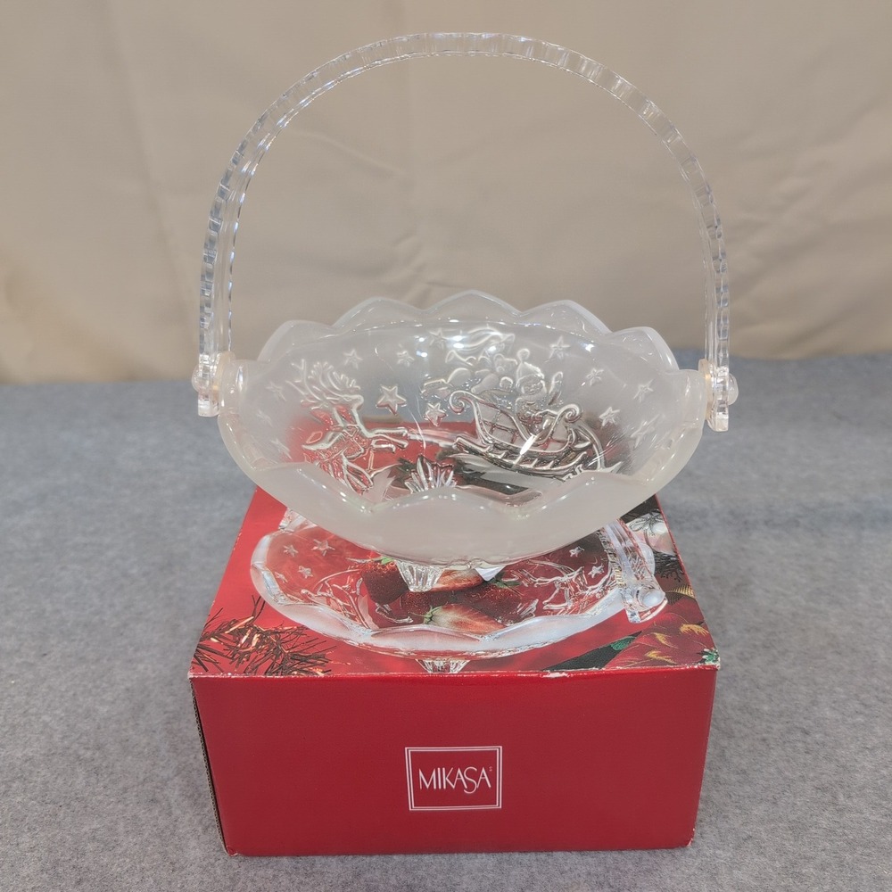 Mikasa Silent Night Handled Basket Clear Frosted Glass Christmas‎ Santa Reindeer